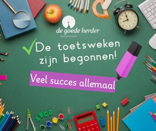 Rood Retro Scrapbook Ondernemer Instagram Post (Facebook-bericht) (1)